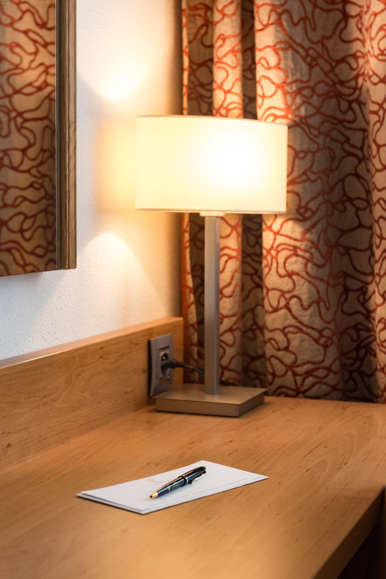 Mercure Saint Raphael Centre Plage Bagian luar foto
