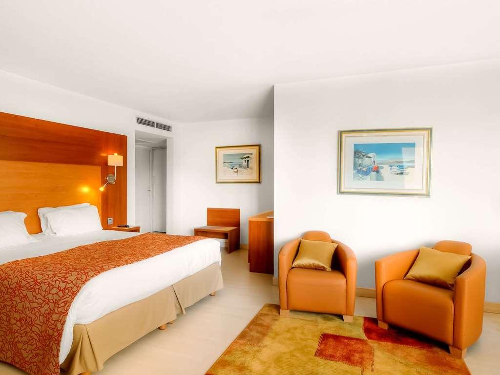 Mercure Saint Raphael Centre Plage Ruang foto
